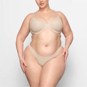 Skims Fits Everybody‎ T-shirt Demi Bra Sand Size 42D